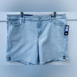 NWT. Bandolino LightJean  Amalia Pocket Cotton Stretch Shorts Size 18